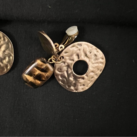 Hammered Gold Tone Clip-on Earrings - Picture 5 of 8
